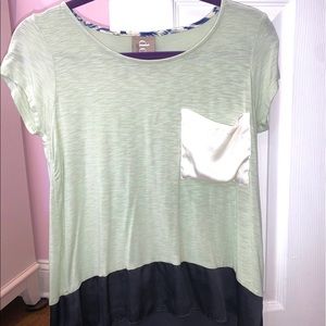 Short sleeve tri color top